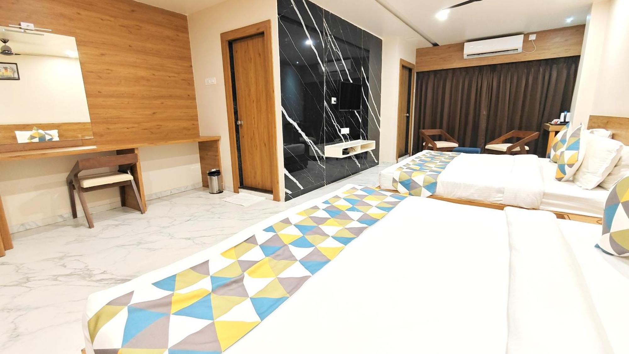 The Sky Imperial Unity Inn Garudeshwar Ngoại thất bức ảnh