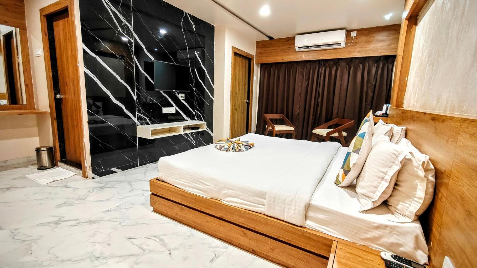 The Sky Imperial Unity Inn Garudeshwar Ngoại thất bức ảnh