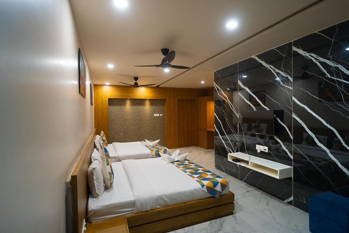 The Sky Imperial Unity Inn Garudeshwar Ngoại thất bức ảnh