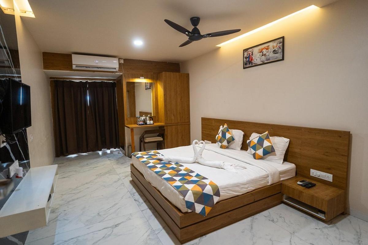 The Sky Imperial Unity Inn Garudeshwar Ngoại thất bức ảnh