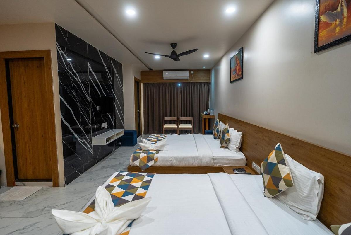 The Sky Imperial Unity Inn Garudeshwar Ngoại thất bức ảnh