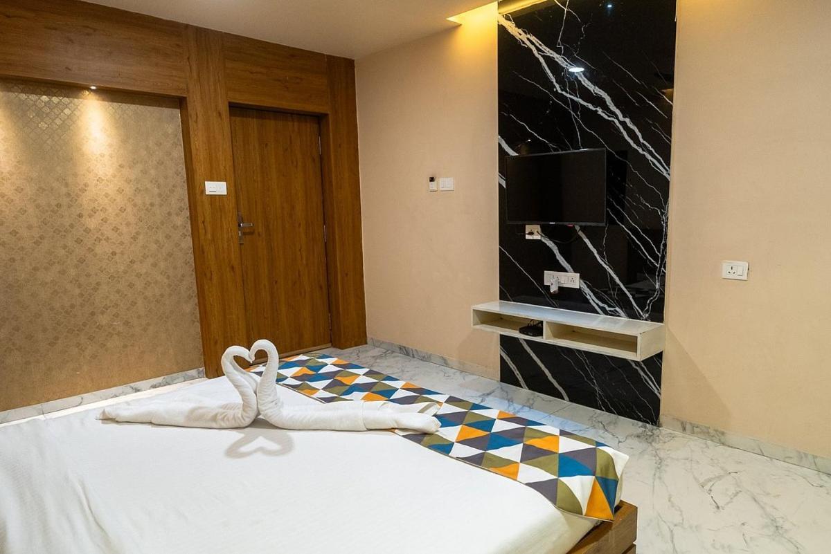 The Sky Imperial Unity Inn Garudeshwar Ngoại thất bức ảnh